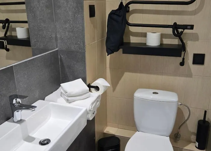 Private In The Corner Of Centre 4*