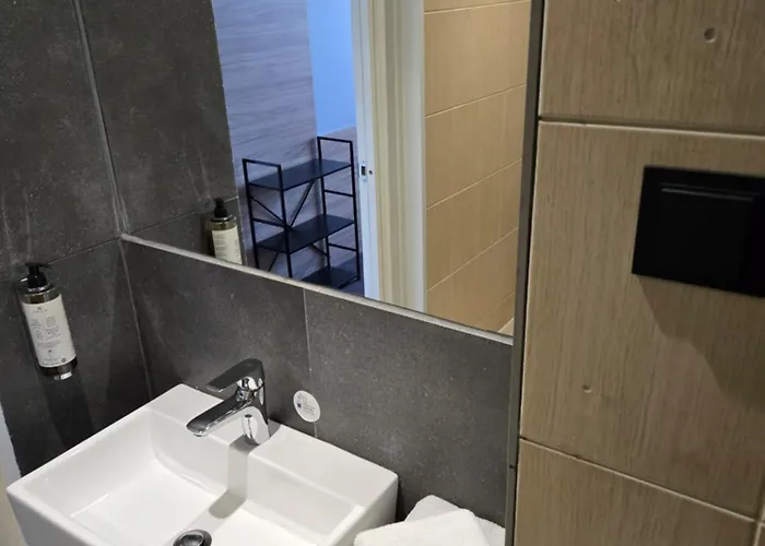 Private In The Corner Of Centre 4*